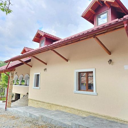 Casa Hera Călimăneşti المظهر الخارجي الصورة
