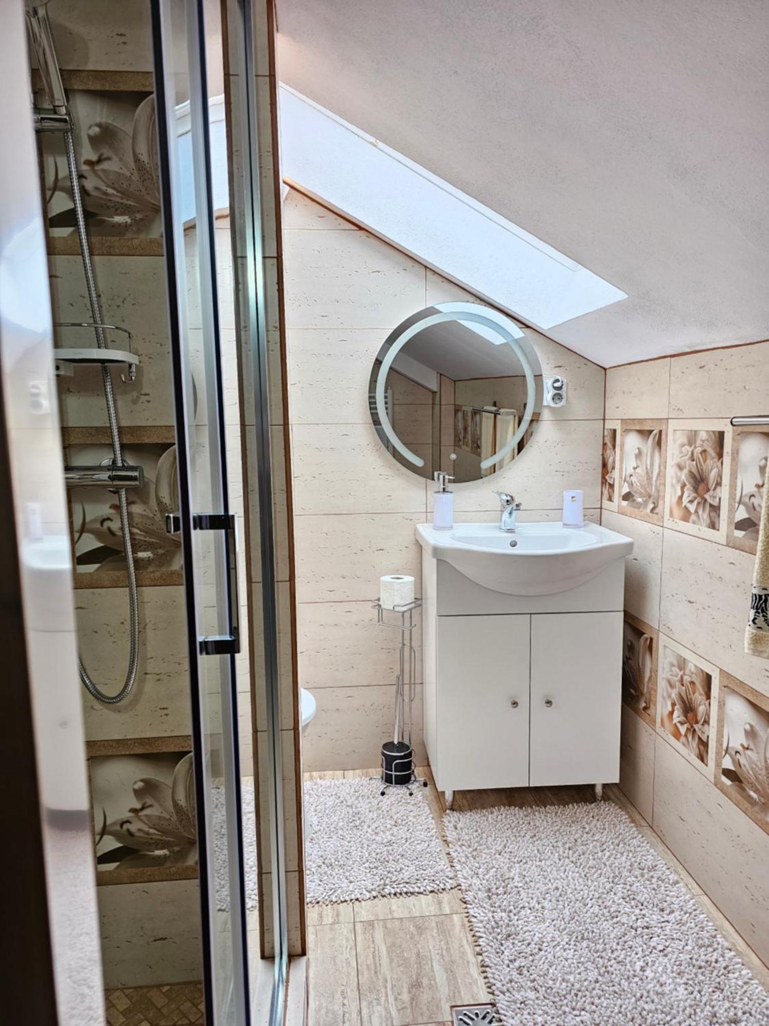 Casa Hera Călimăneşti الغرفة الصورة